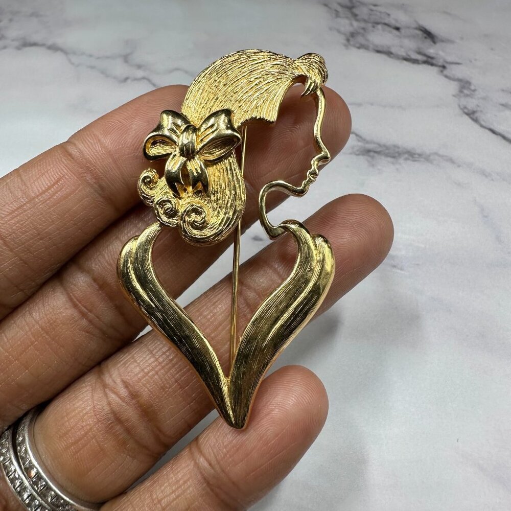 3/$30 vintage Lady Remington Brooch Gold Tone Figural Woman Heart Shape